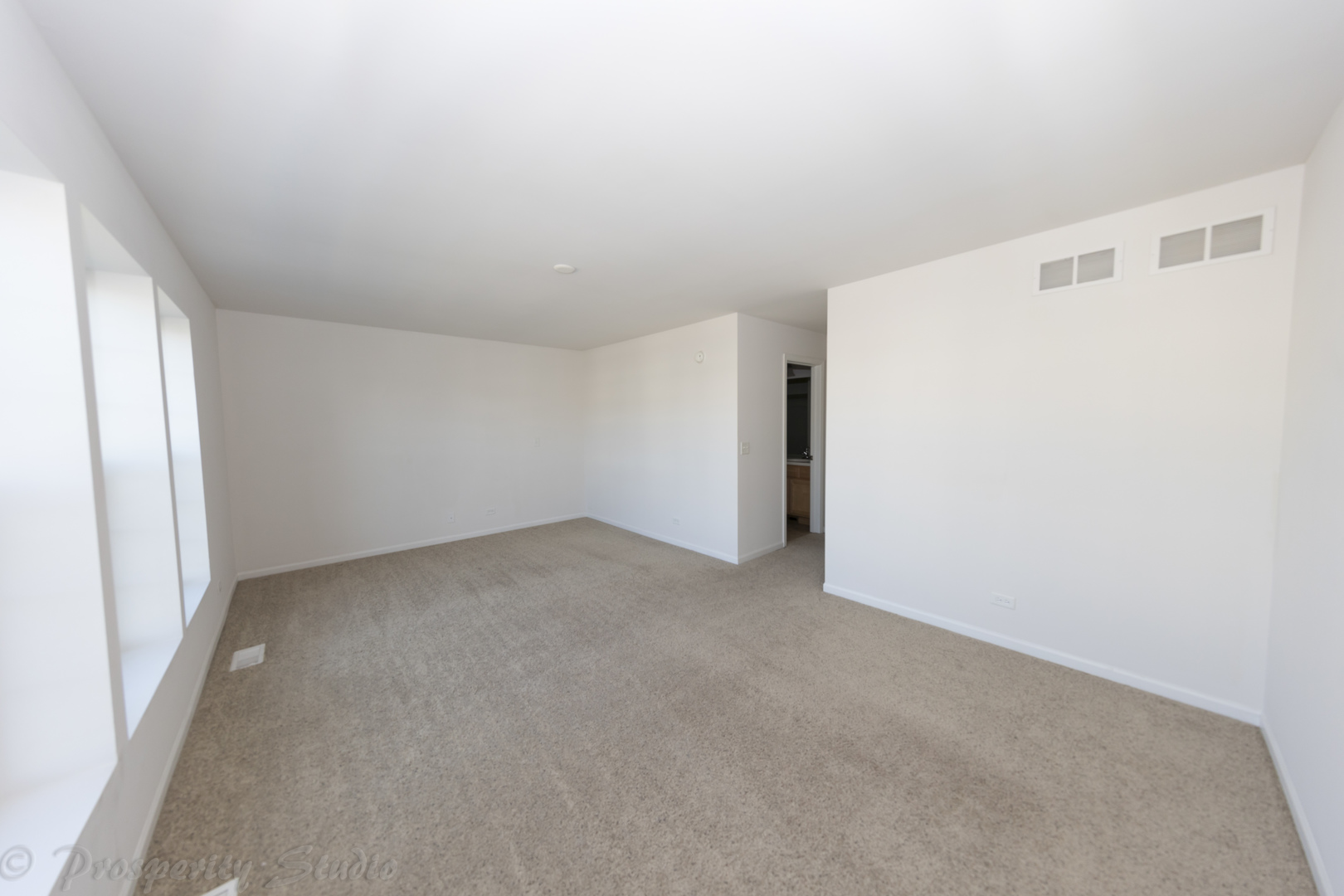 636 Hawley Drive, Oswego, IL 60543