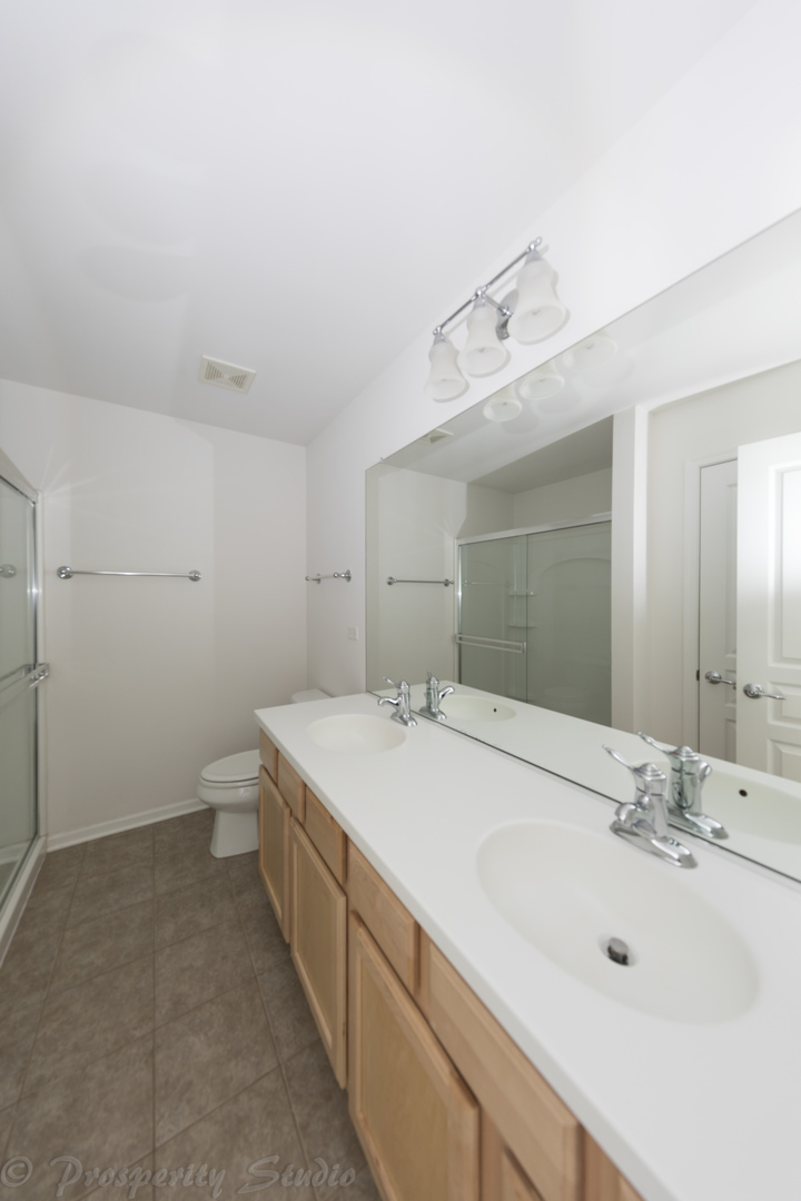 636 Hawley Drive, Oswego, IL 60543