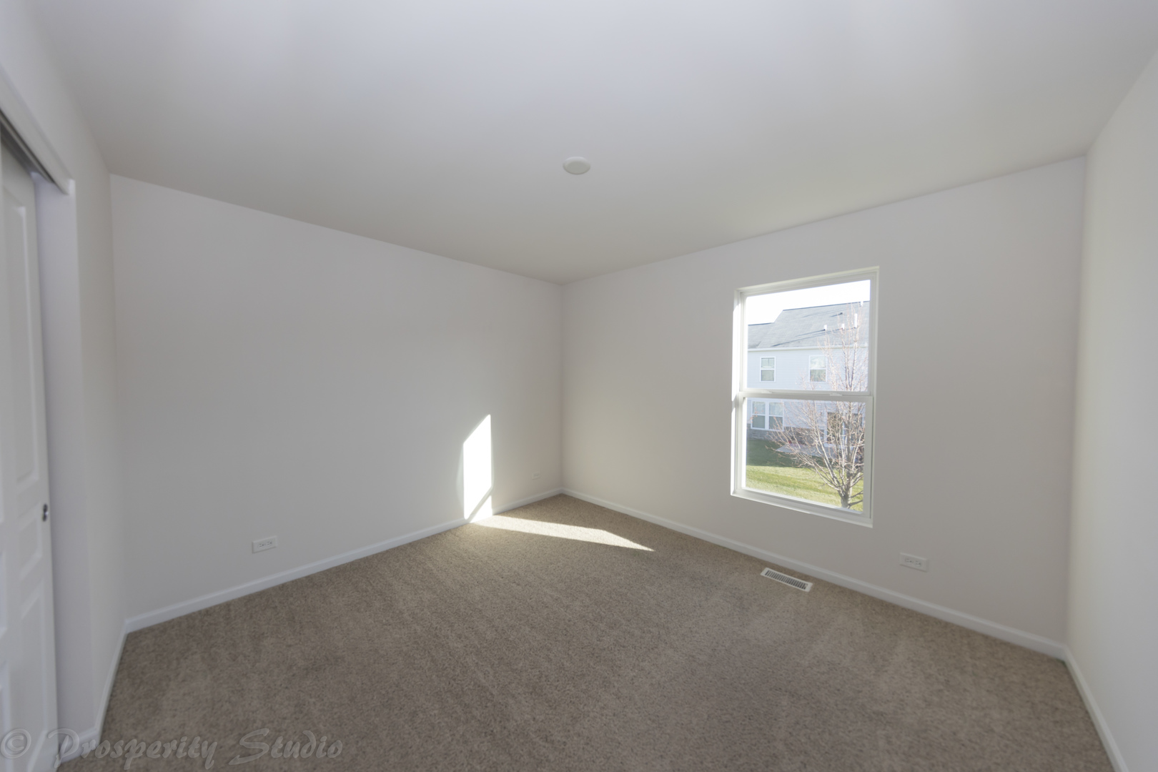 636 Hawley Drive, Oswego, IL 60543