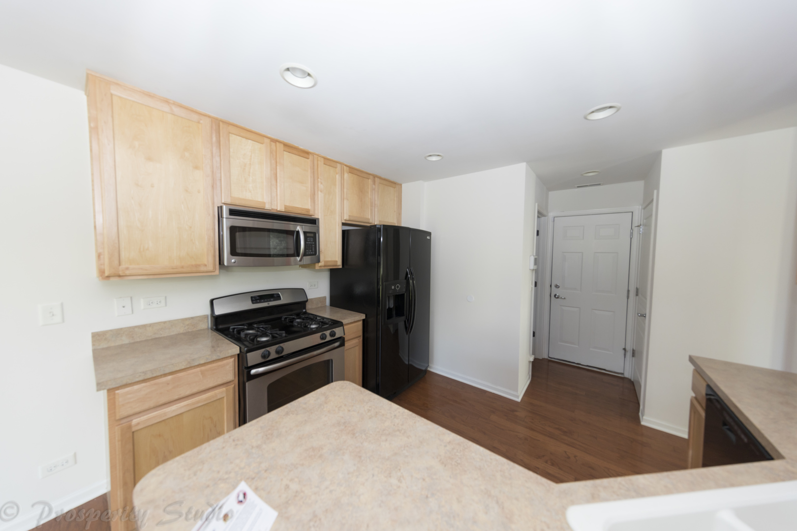 636 Hawley Drive, Oswego, IL 60543