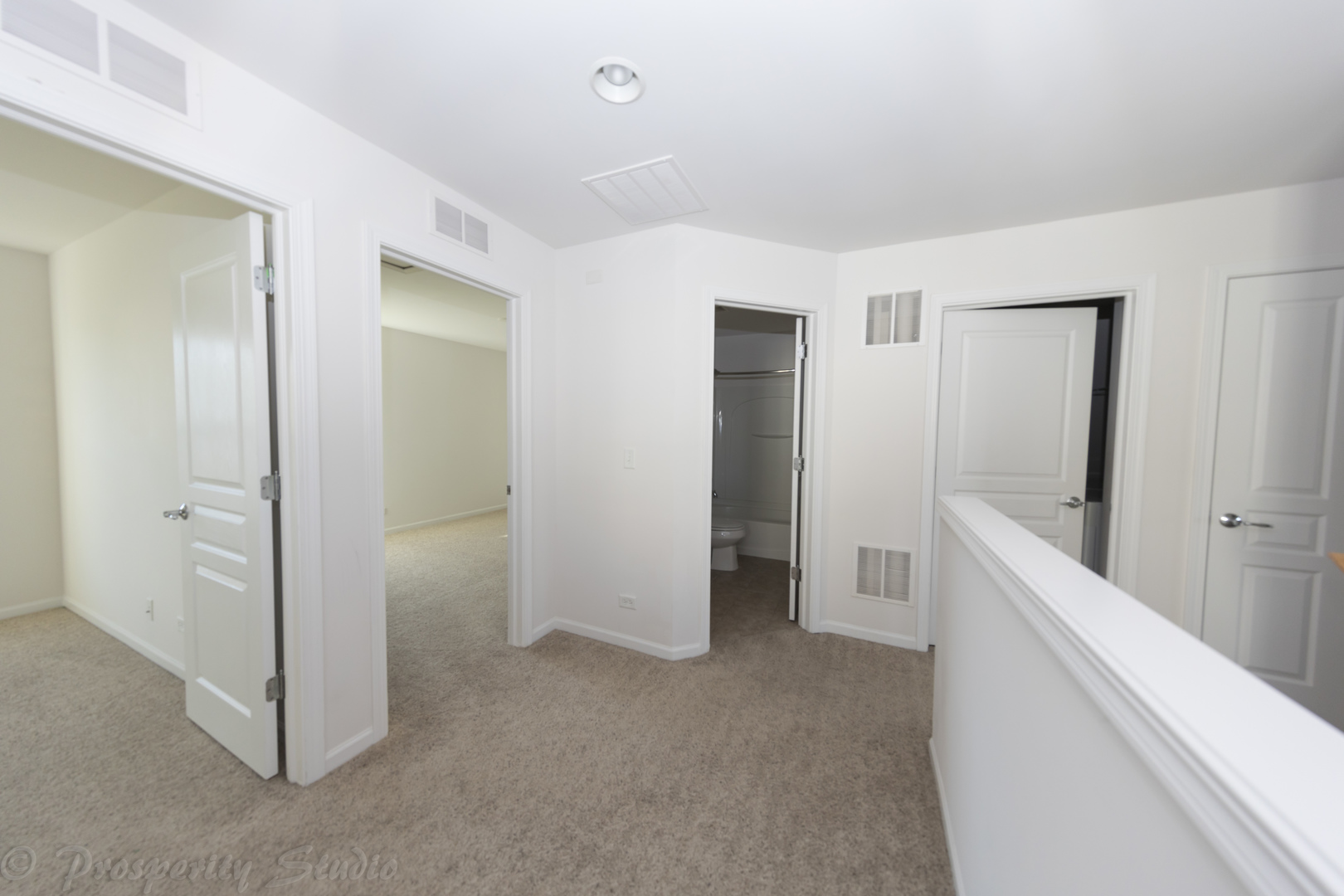 636 Hawley Drive, Oswego, IL 60543