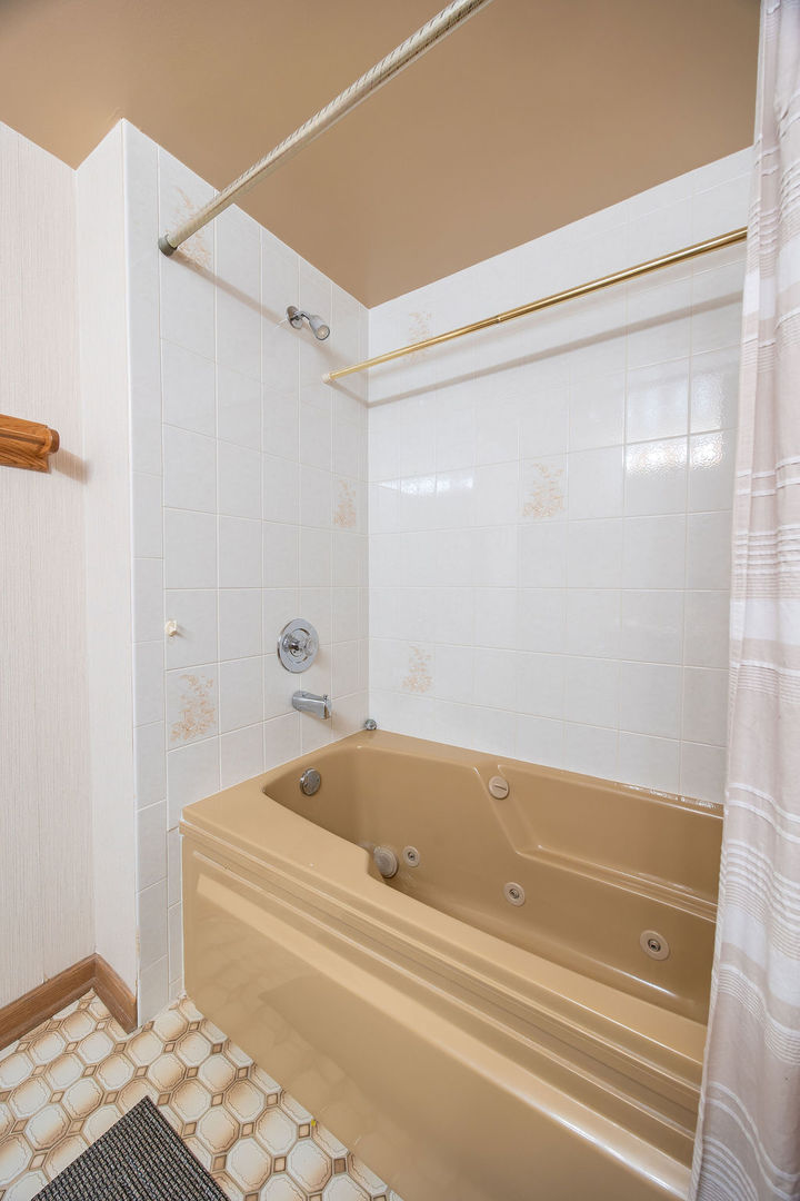 16742 Paxton Avenue #2N, Tinley Park, IL 60477