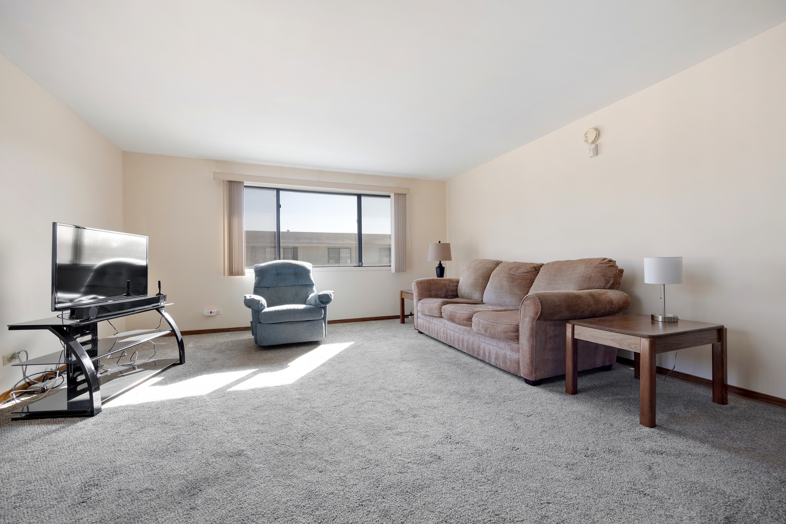 18 Dennis Court #18, Schaumburg, IL 60193