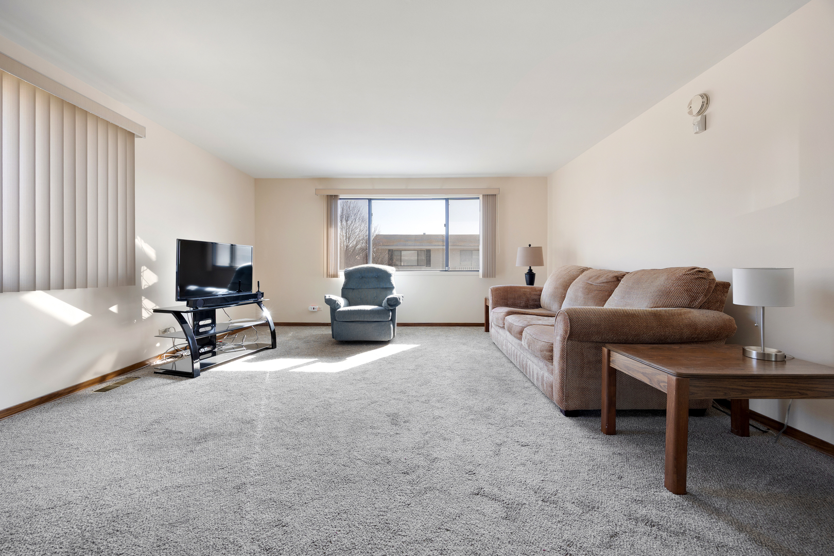 18 Dennis Court #18, Schaumburg, IL 60193