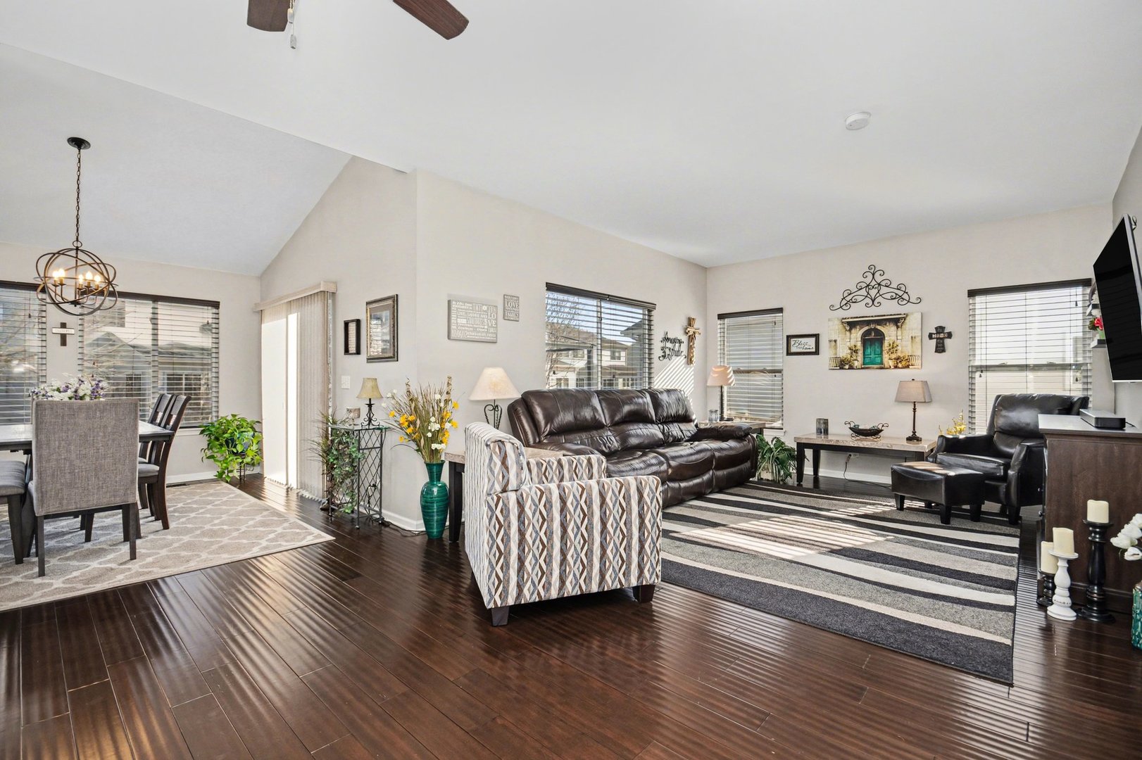 3340 Cloud Croft Court, Montgomery, IL 60538