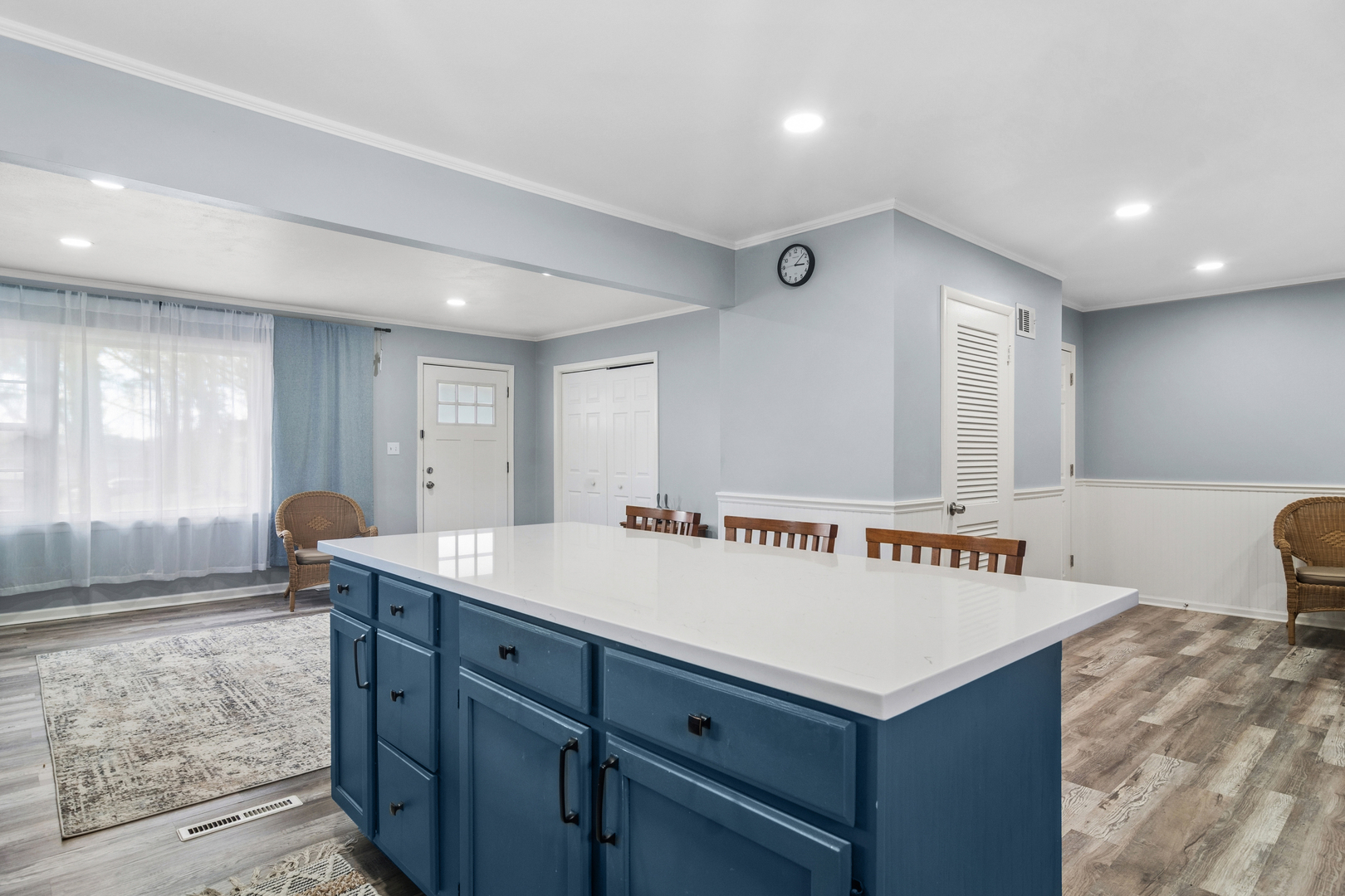 312 Meadow Lane, Lake Zurich, IL 60047