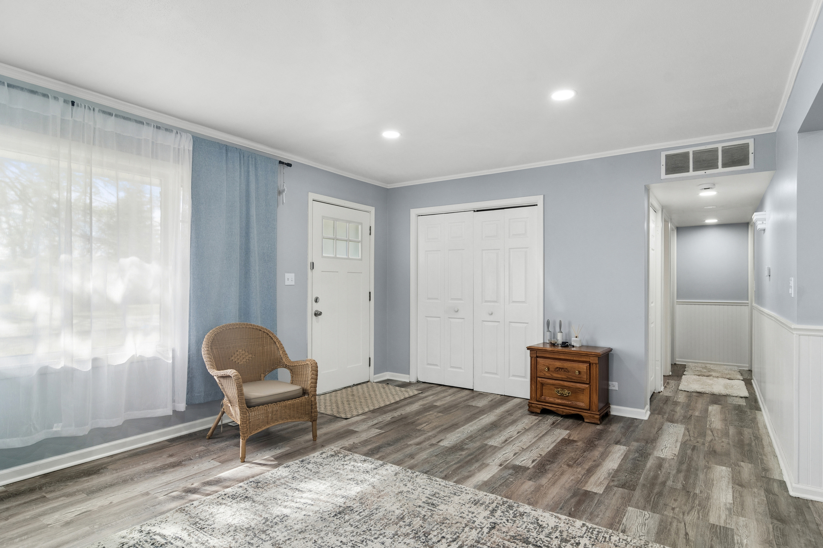 312 Meadow Lane, Lake Zurich, IL 60047