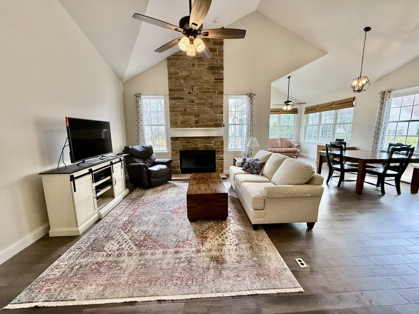 1167 Kingsley Lane, Aurora, IL 60505