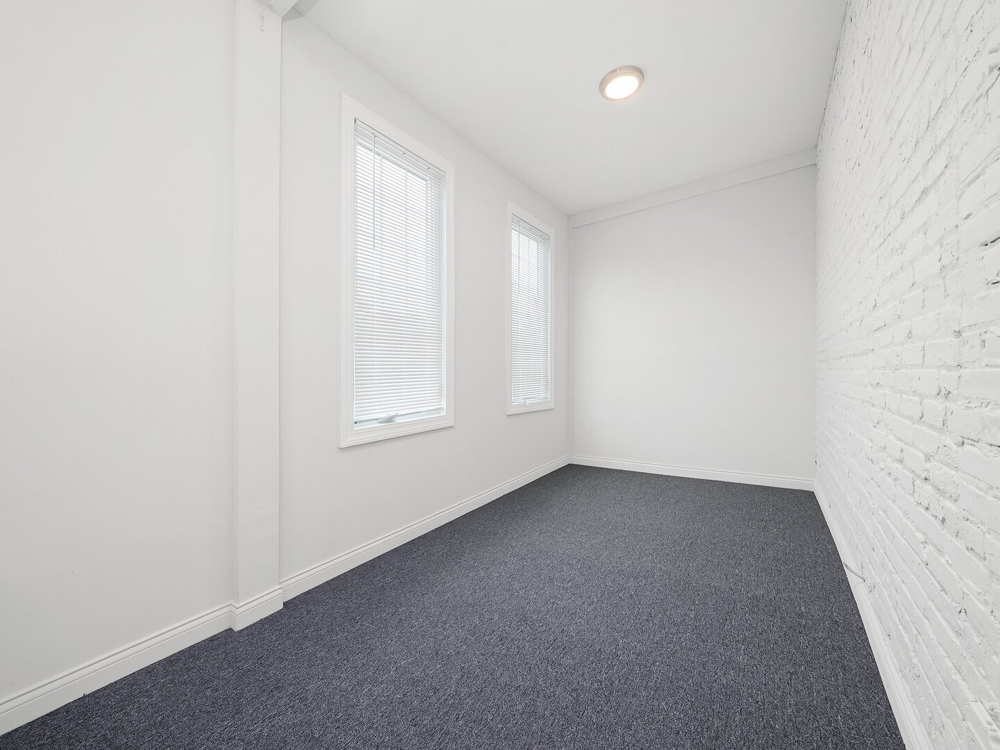 8722 S Kingston Avenue, Chicago, IL 60617