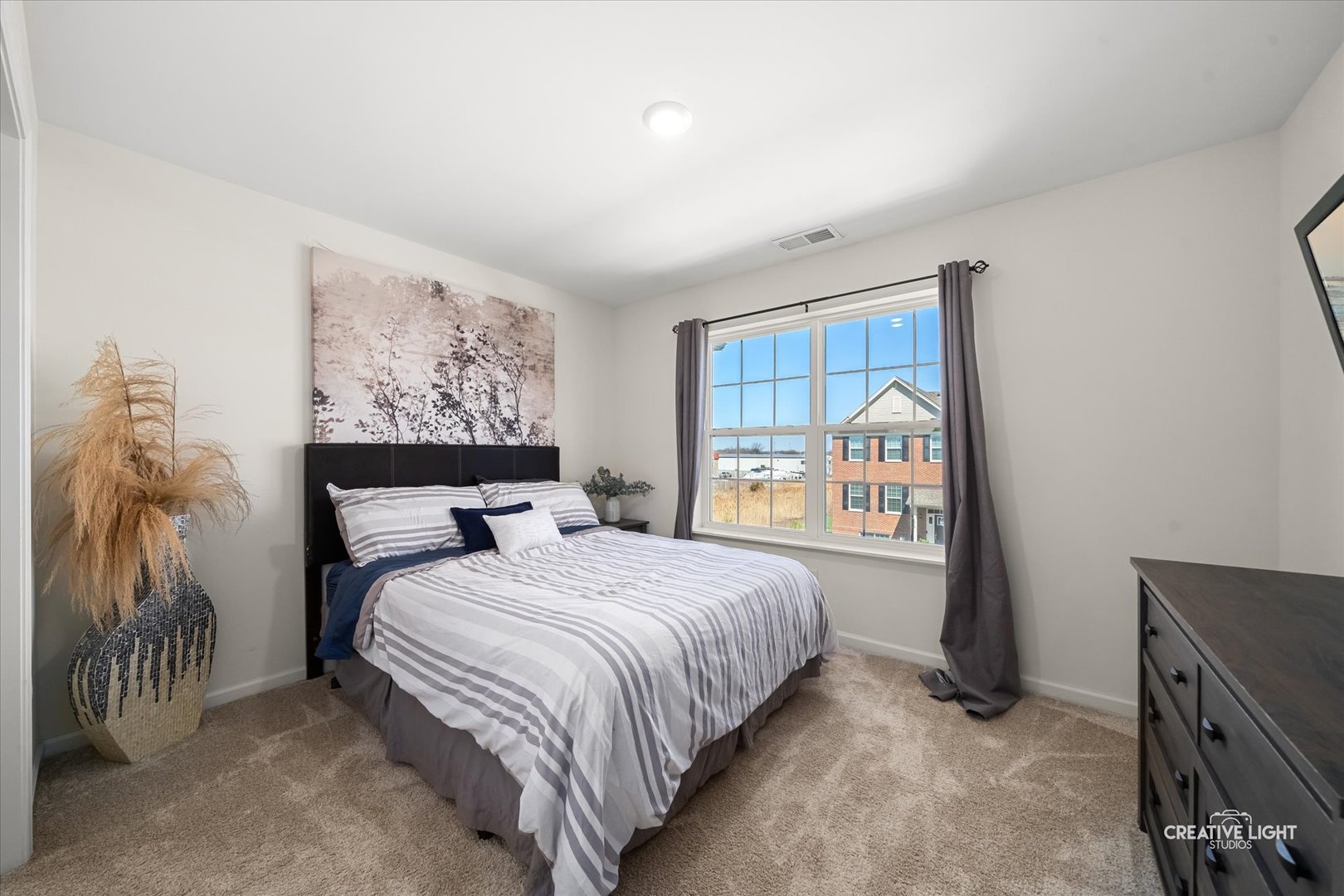 183 Lakeshore Drive, Oswego, IL 60543