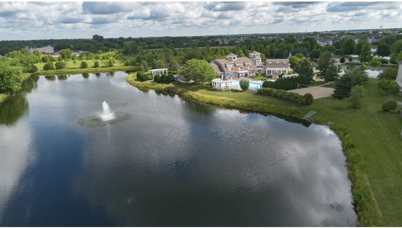 183 Lakeshore Drive, Oswego, IL 60543