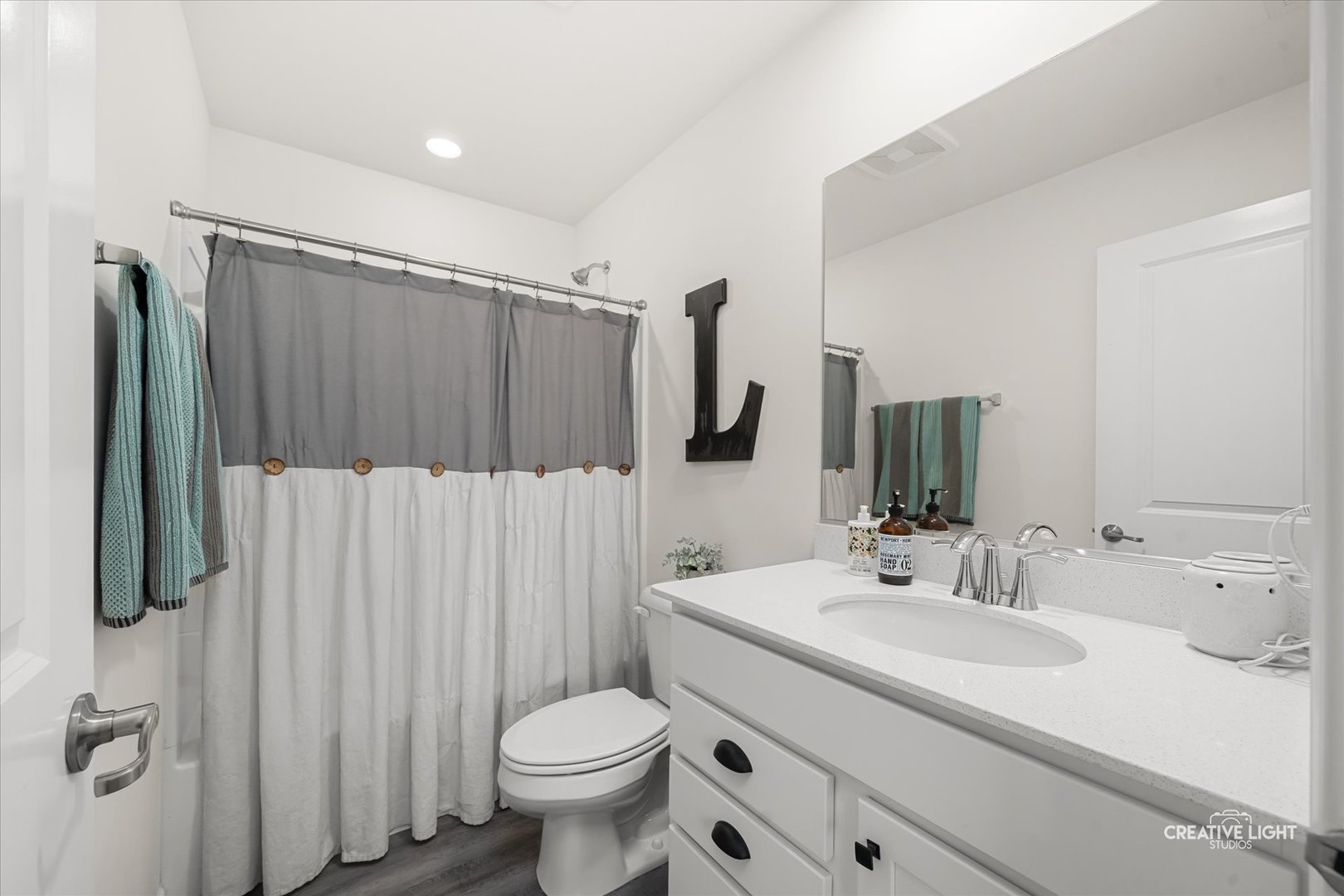 183 Lakeshore Drive, Oswego, IL 60543