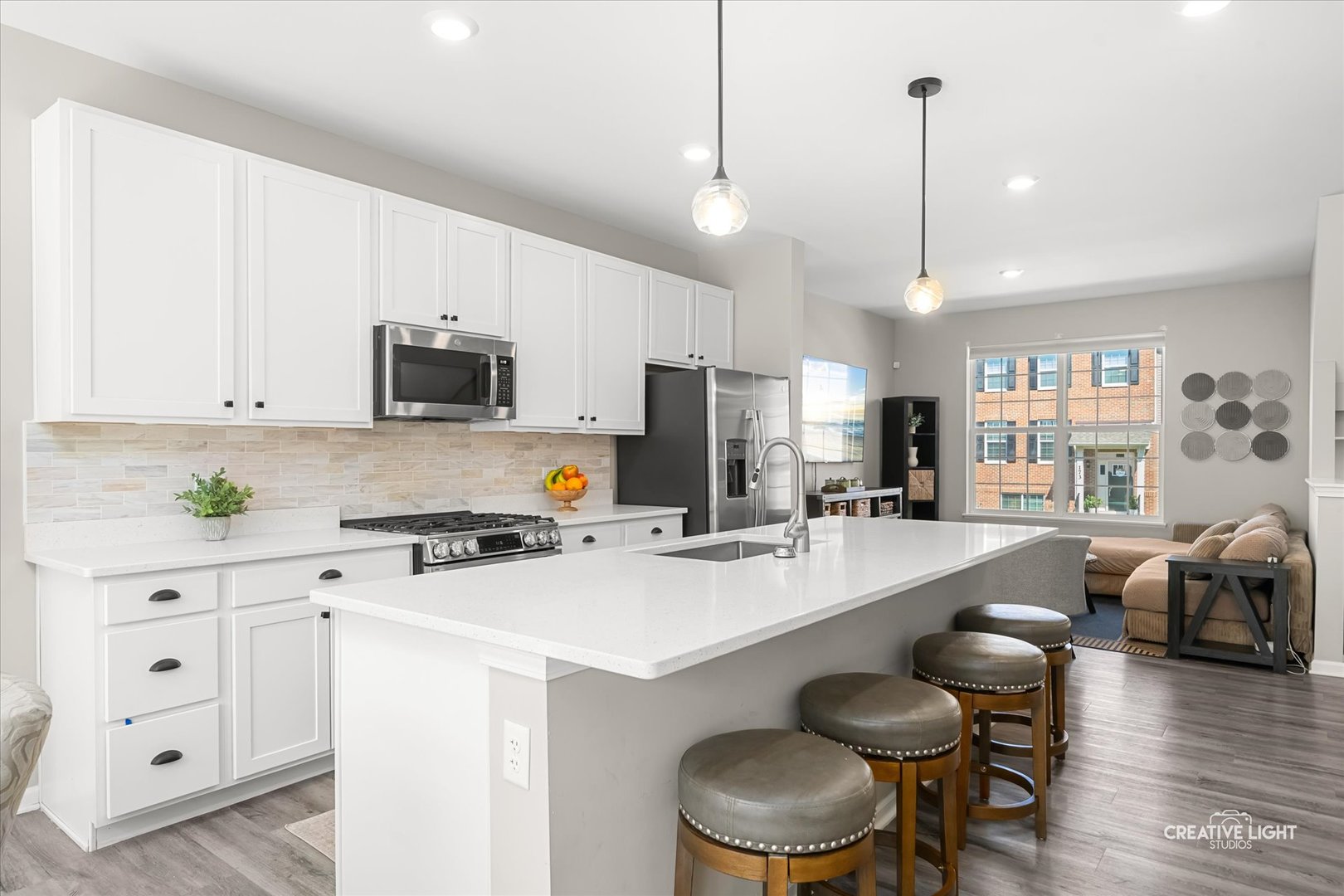 183 Lakeshore Drive, Oswego, IL 60543