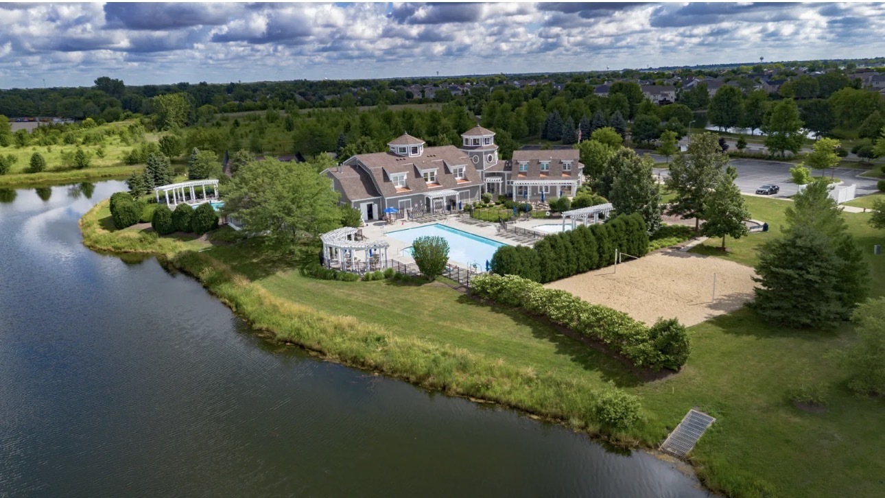 183 Lakeshore Drive, Oswego, IL 60543