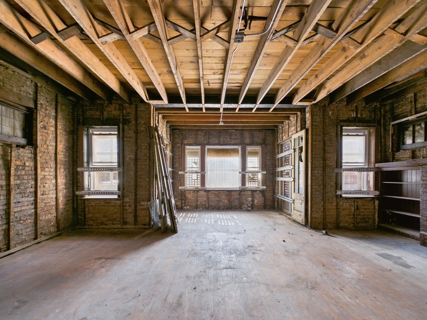 7339 S Bennett Avenue, Chicago, IL 60649