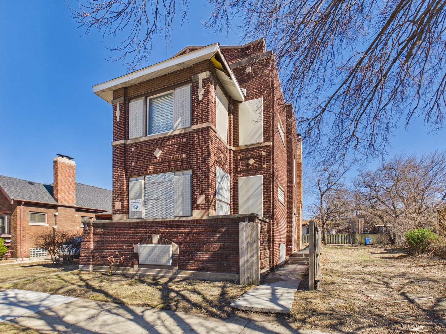 7339 S Bennett Avenue, Chicago, IL 60649