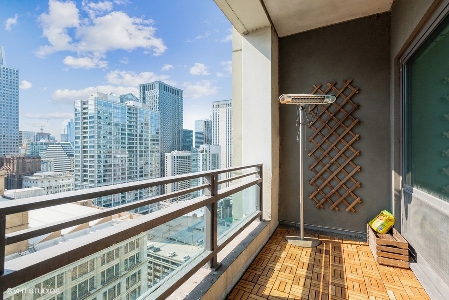 130 N Garland Court #2708, Chicago, IL 60602