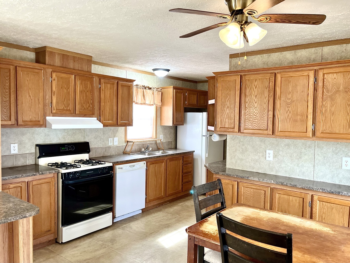 617 6th Street, Bloomington, IL 61704