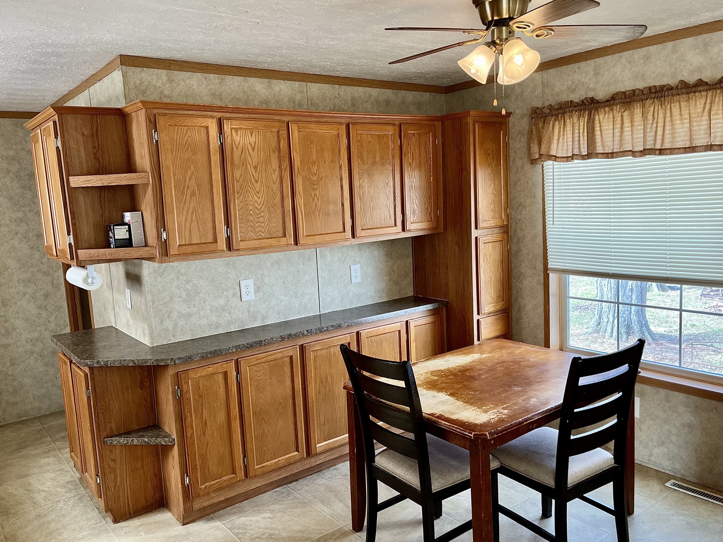 617 6th Street, Bloomington, IL 61704