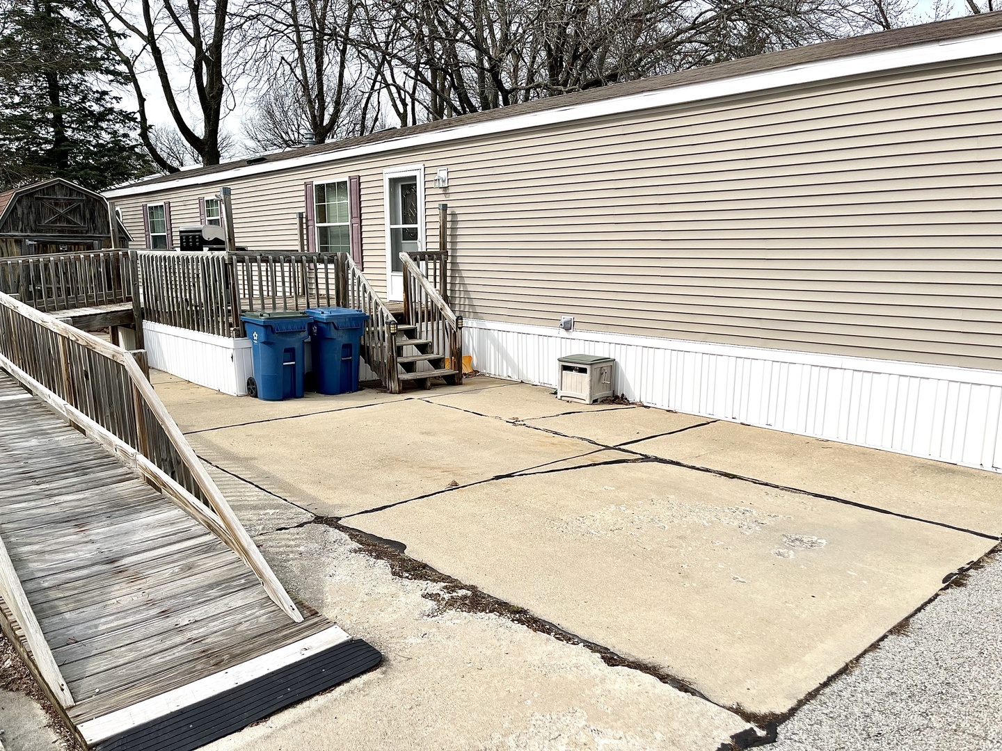 617 6th Street, Bloomington, IL 61704