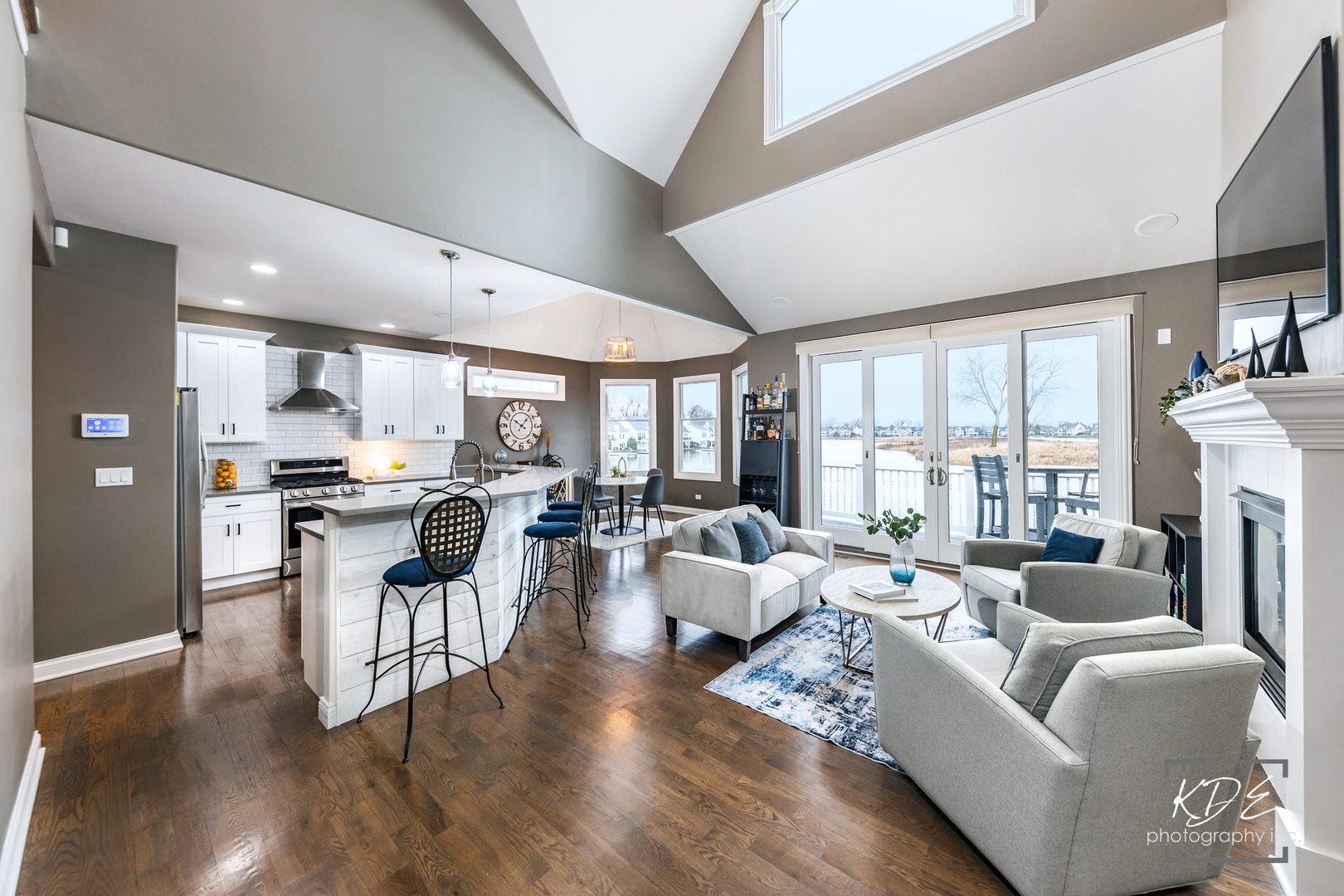 22526 W Lake Mary Drive, Plainfield, IL 60585