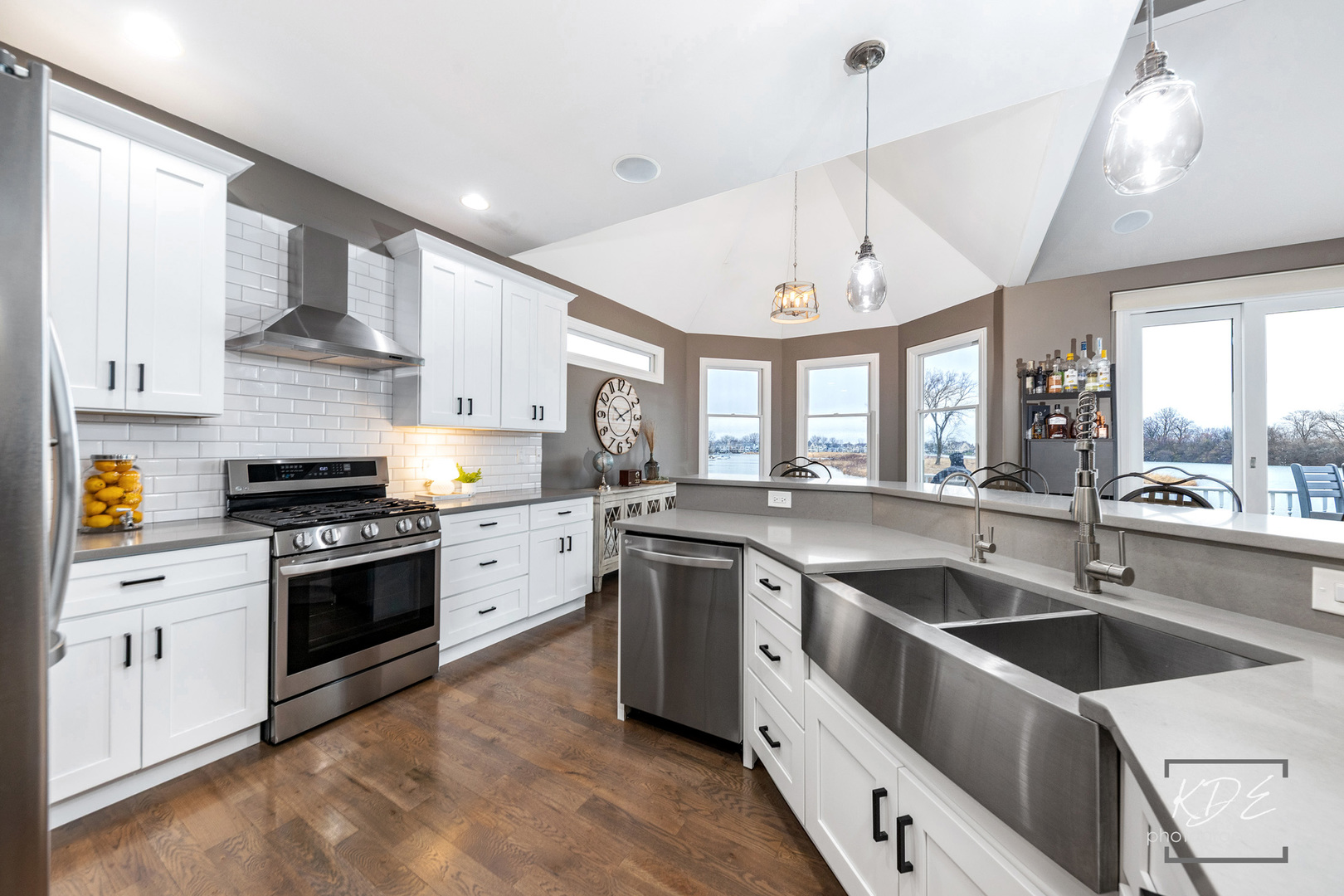 22526 W Lake Mary Drive, Plainfield, IL 60585