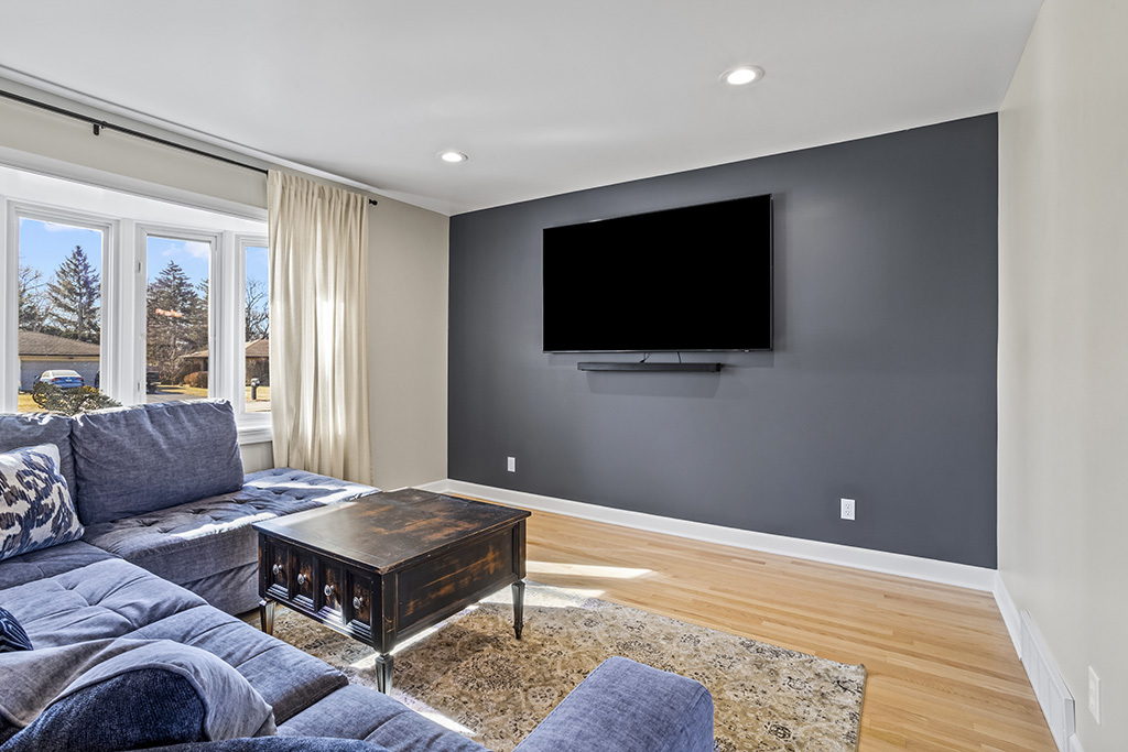 17528 Woodbrook Lane, Lockport, IL 60441