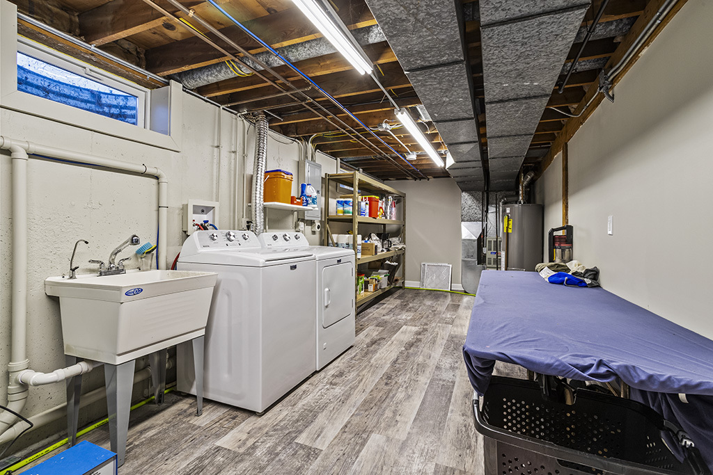 17528 Woodbrook Lane, Lockport, IL 60441