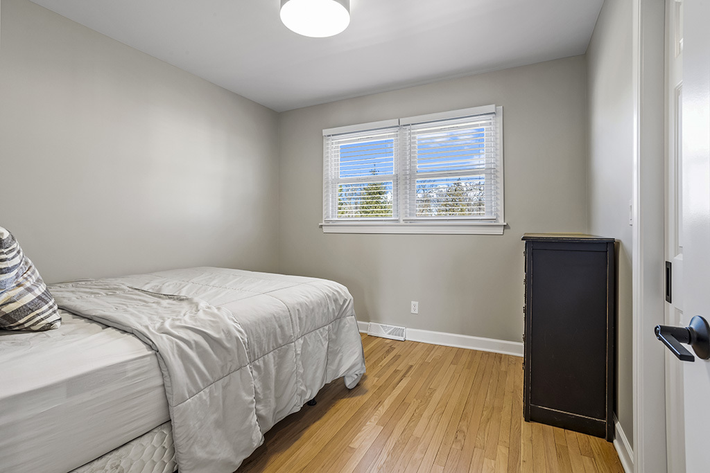 17528 Woodbrook Lane, Lockport, IL 60441