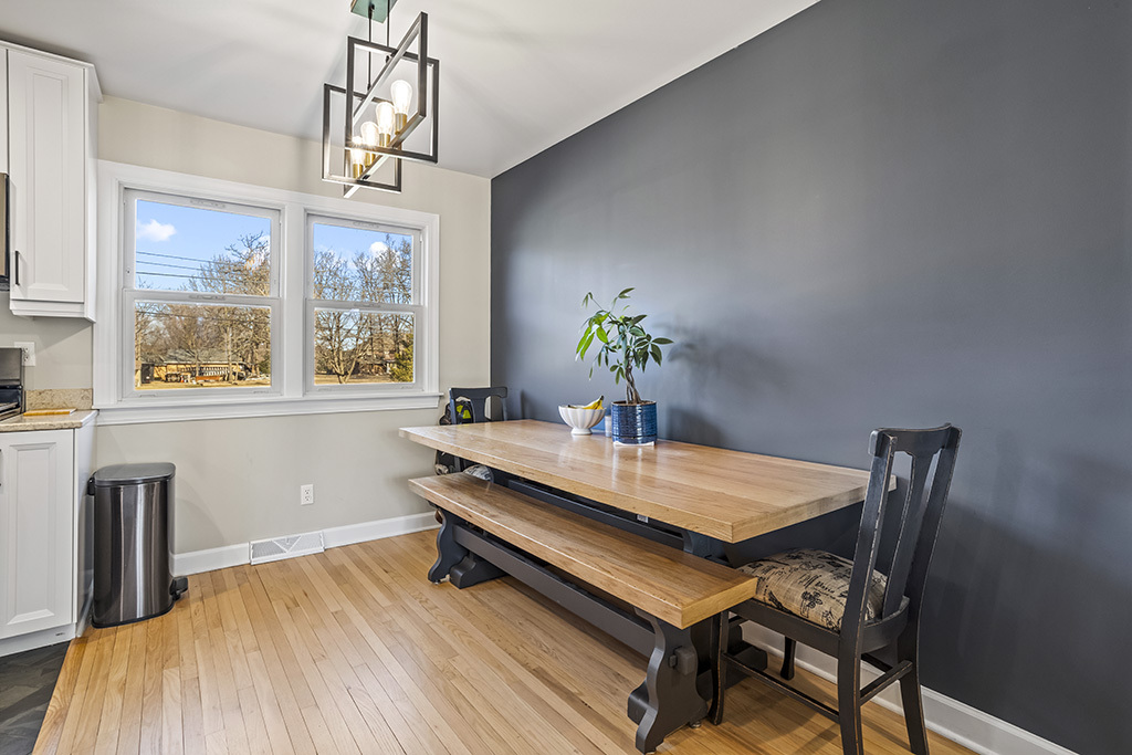 17528 Woodbrook Lane, Lockport, IL 60441