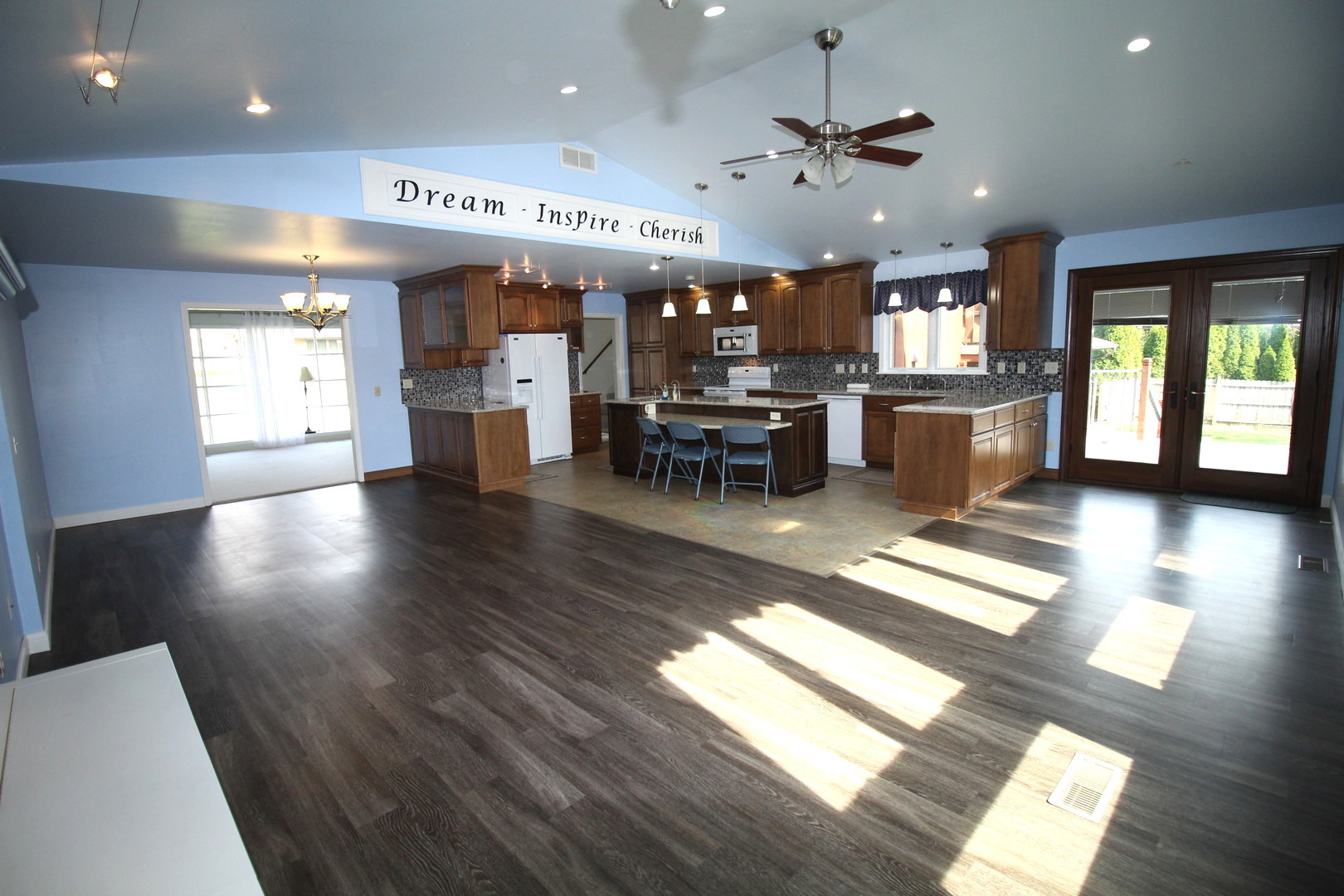 221 Mays Drive, Bloomington, IL 61701