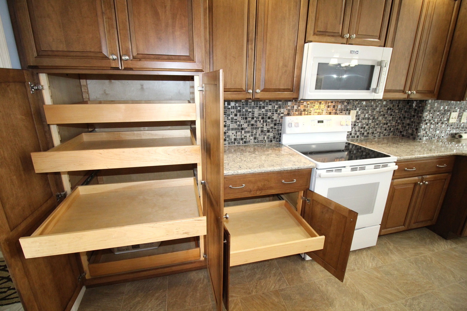 221 Mays Drive, Bloomington, IL 61701