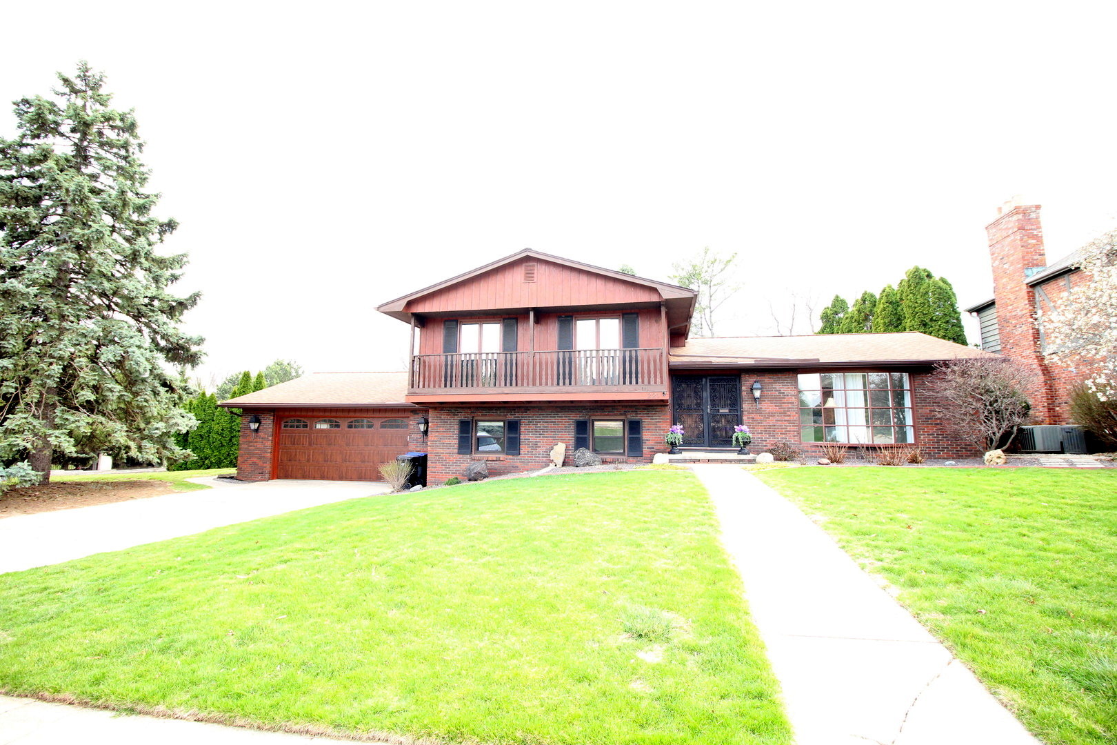 221 Mays Drive, Bloomington, IL 61701