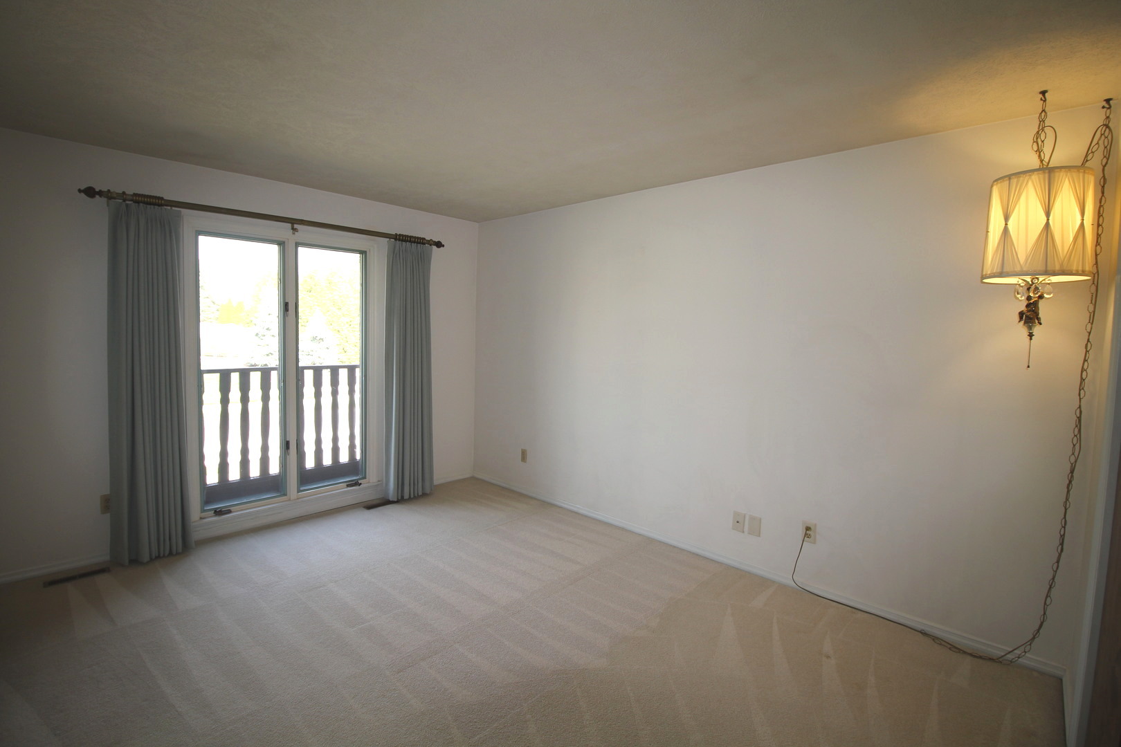 221 Mays Drive, Bloomington, IL 61701