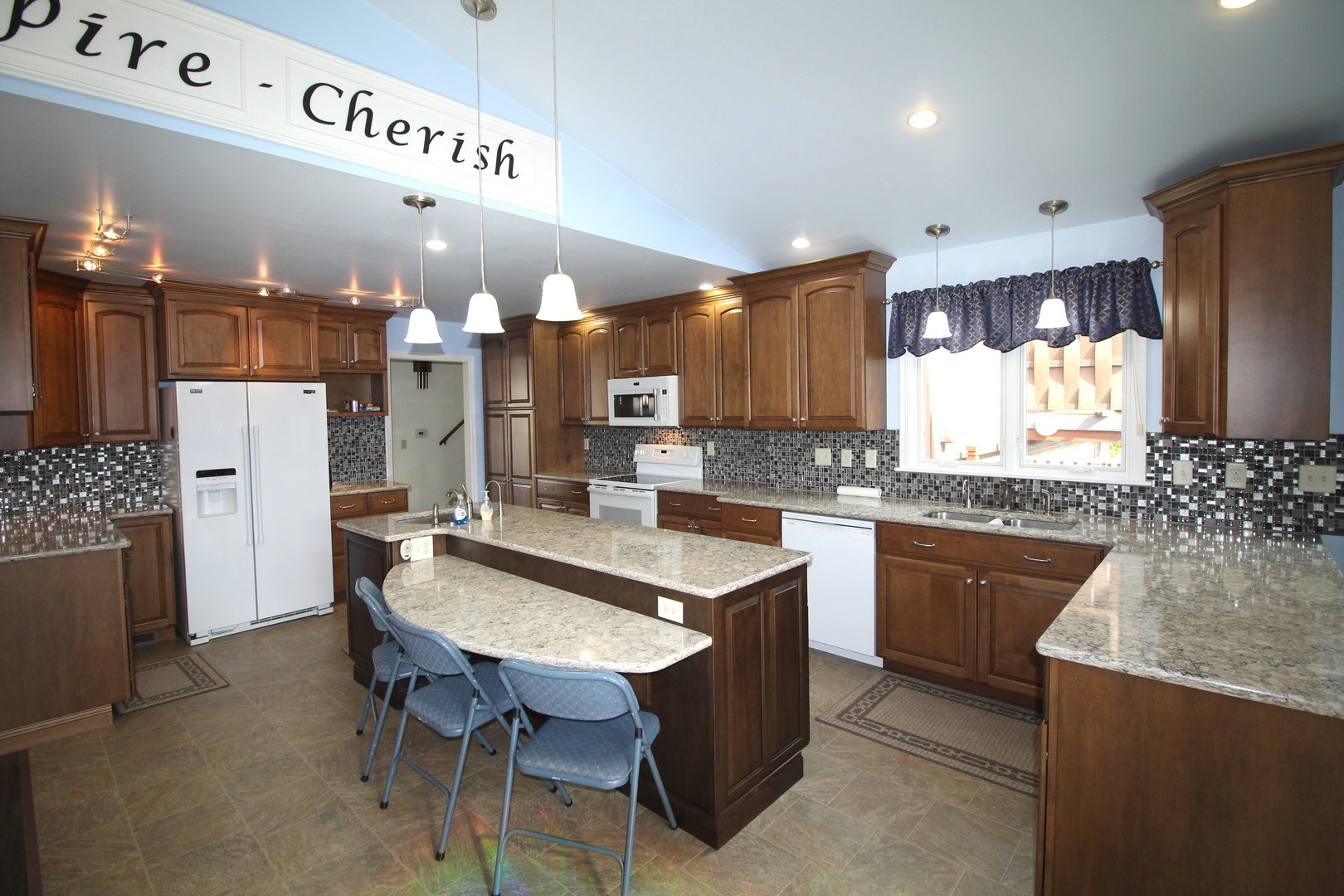 221 Mays Drive, Bloomington, IL 61701