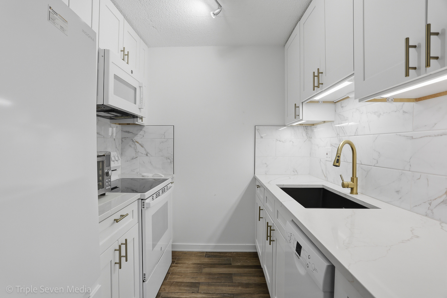 1043 S York Road #402, Bensenville, IL 60106