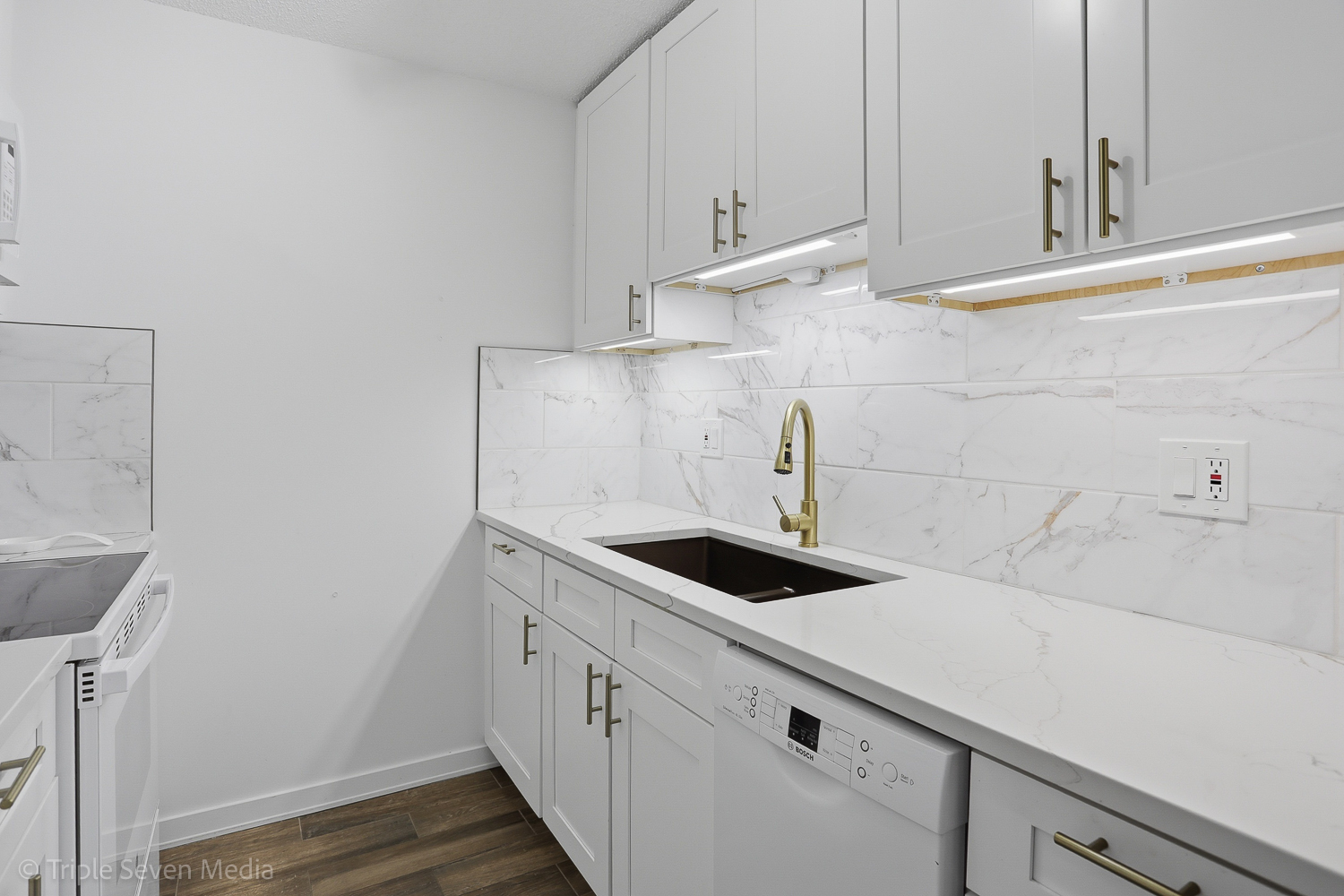 1043 S York Road #402, Bensenville, IL 60106