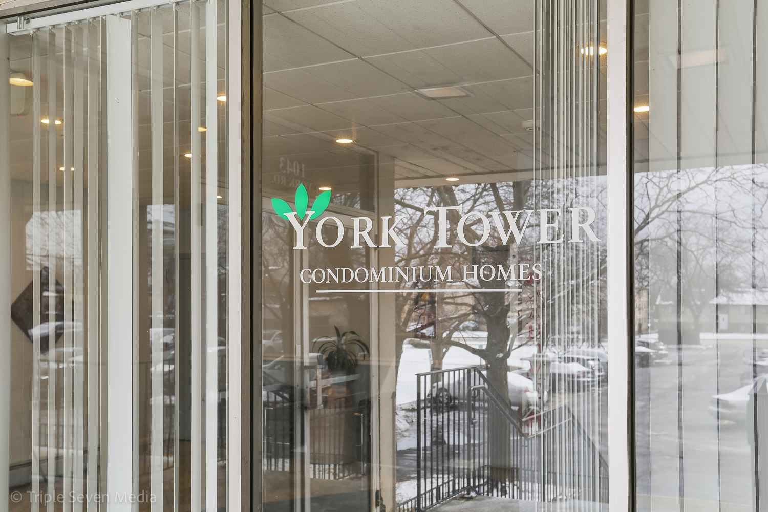 1043 S York Road #402, Bensenville, IL 60106