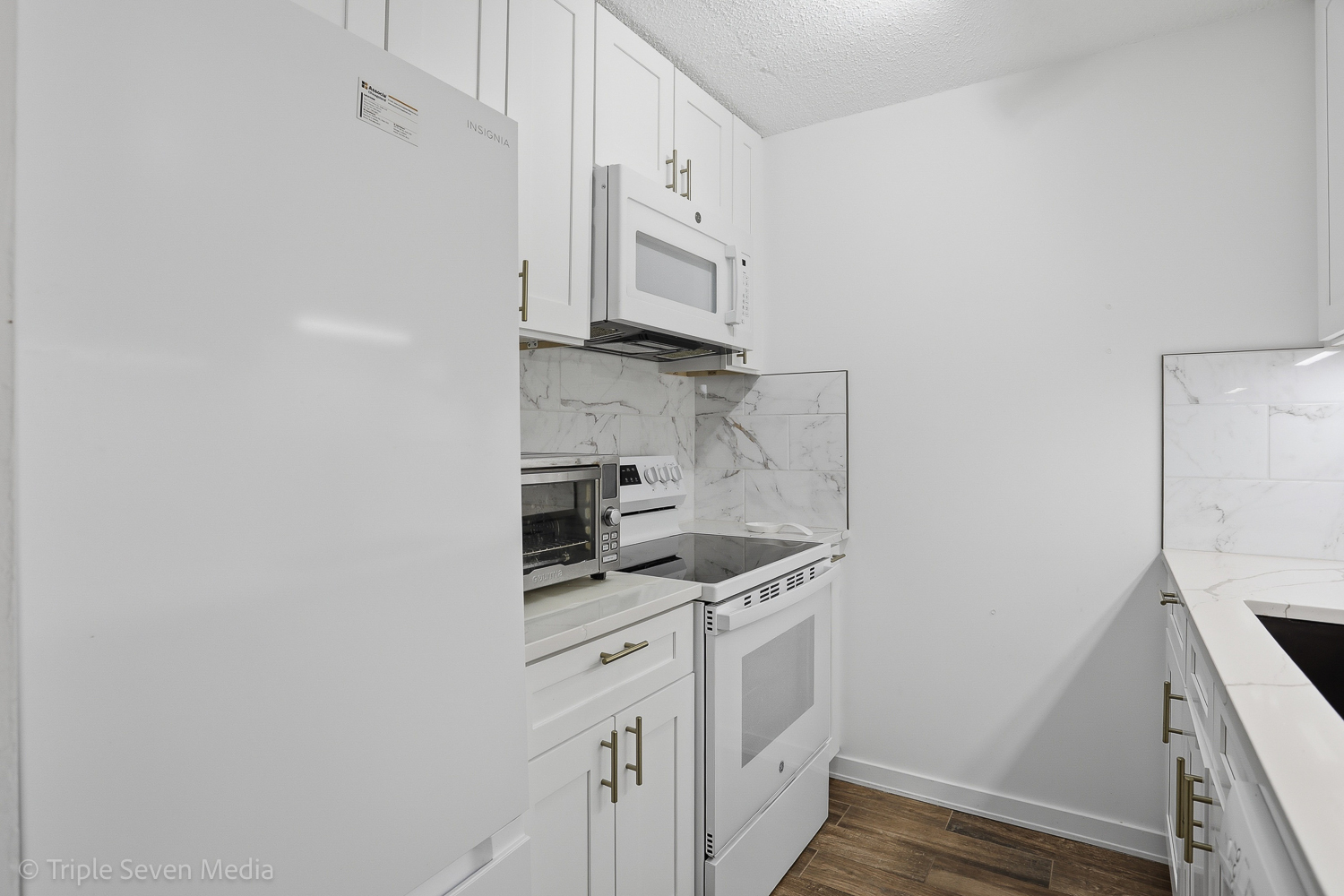 1043 S York Road #402, Bensenville, IL 60106