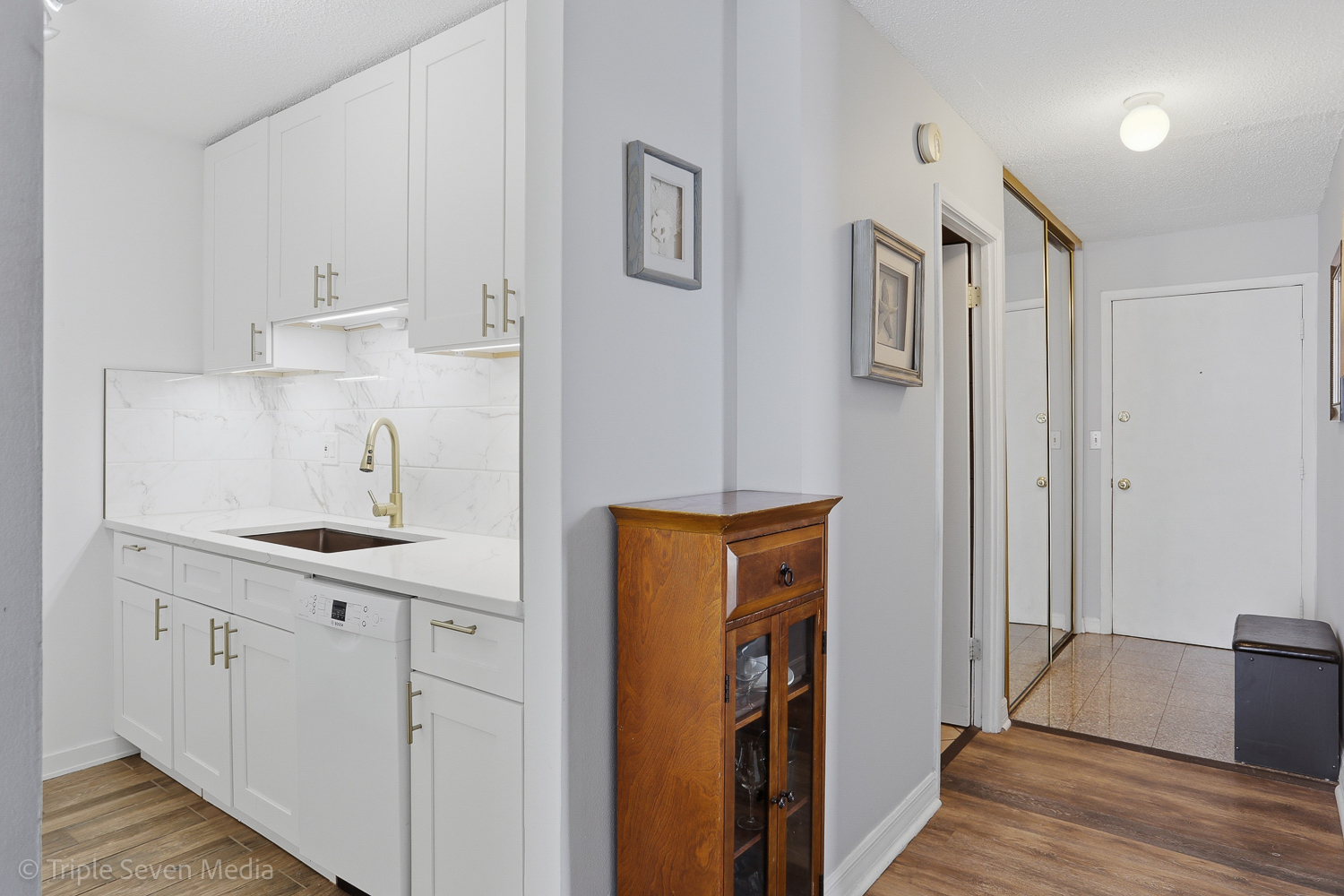 1043 S York Road #402, Bensenville, IL 60106