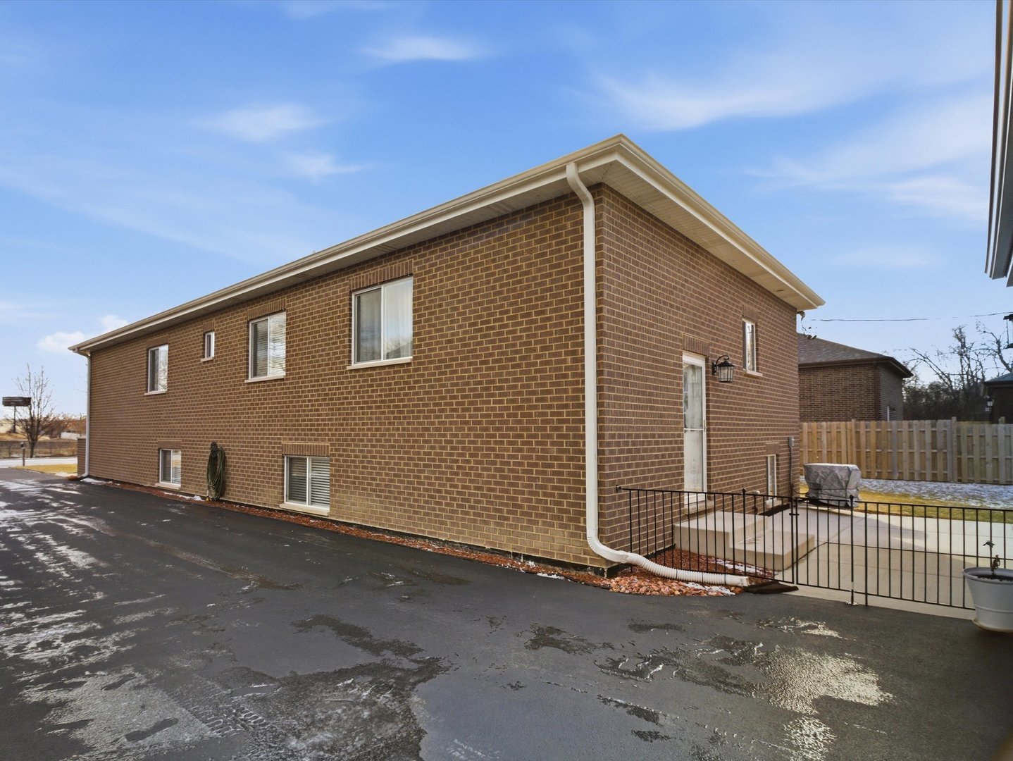 8566 S 83rd Avenue, Hickory Hills, IL 60457