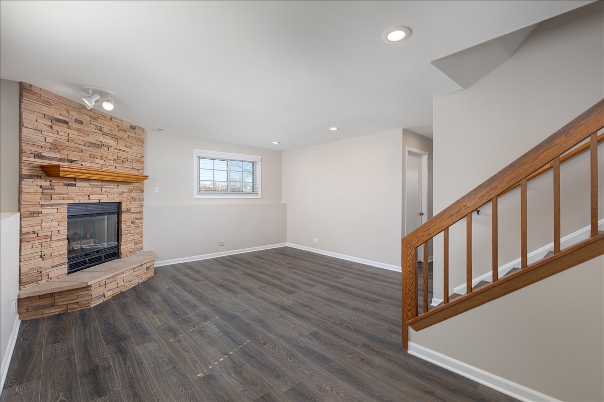 2725 Springdale Circle, Naperville, IL 60564