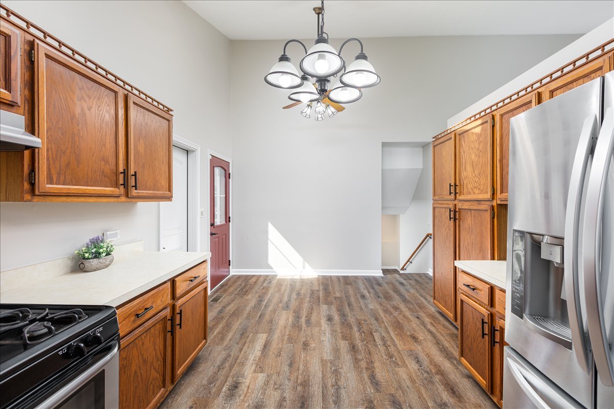 2725 Springdale Circle, Naperville, IL 60564