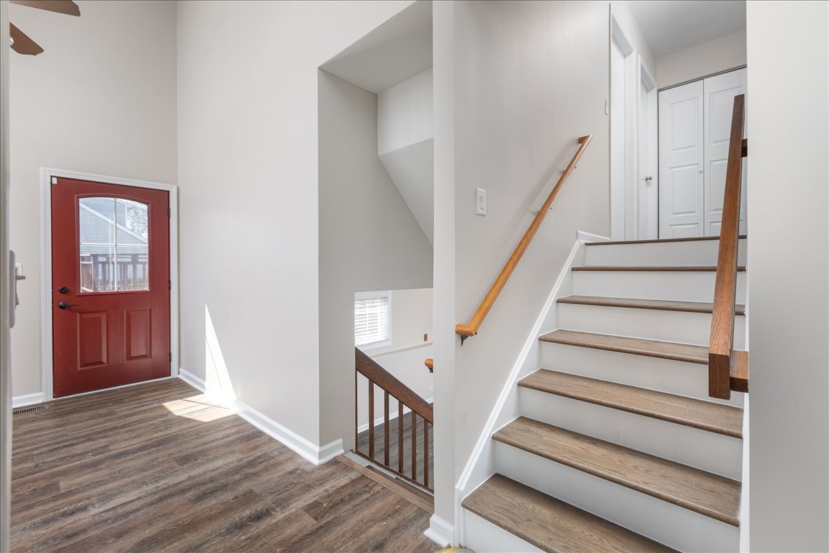 2725 Springdale Circle, Naperville, IL 60564