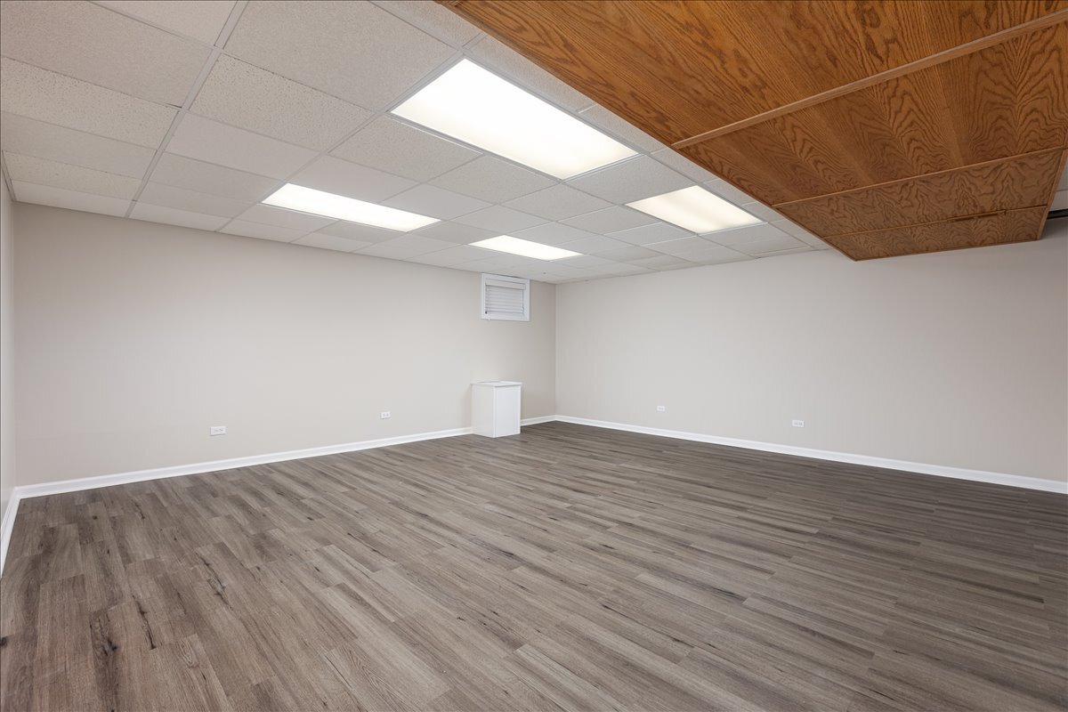 2725 Springdale Circle, Naperville, IL 60564