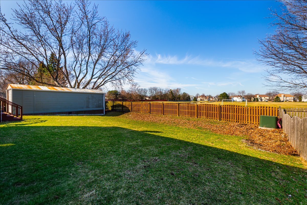 2725 Springdale Circle, Naperville, IL 60564