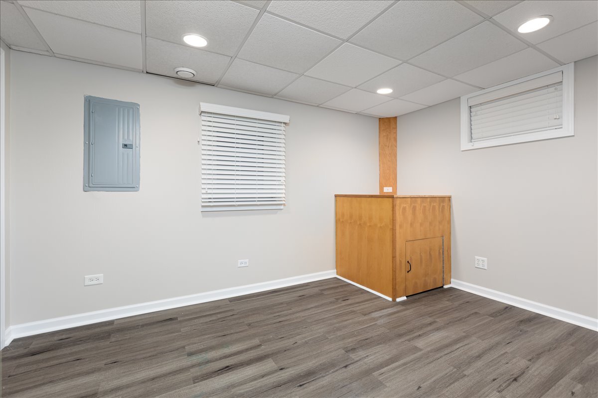 2725 Springdale Circle, Naperville, IL 60564