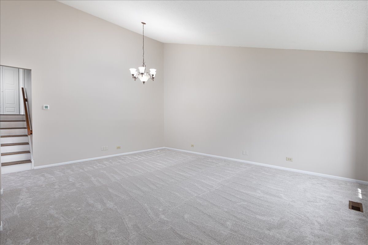 2725 Springdale Circle, Naperville, IL 60564