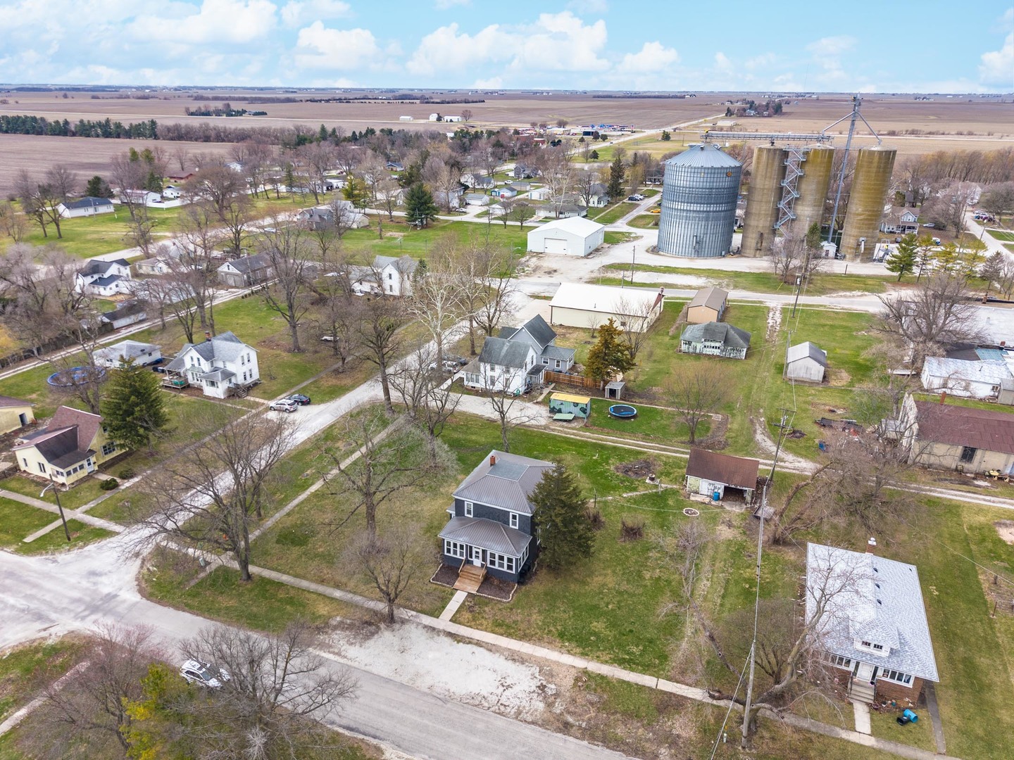 26 Lafayette Street, Saunemin, IL 61769