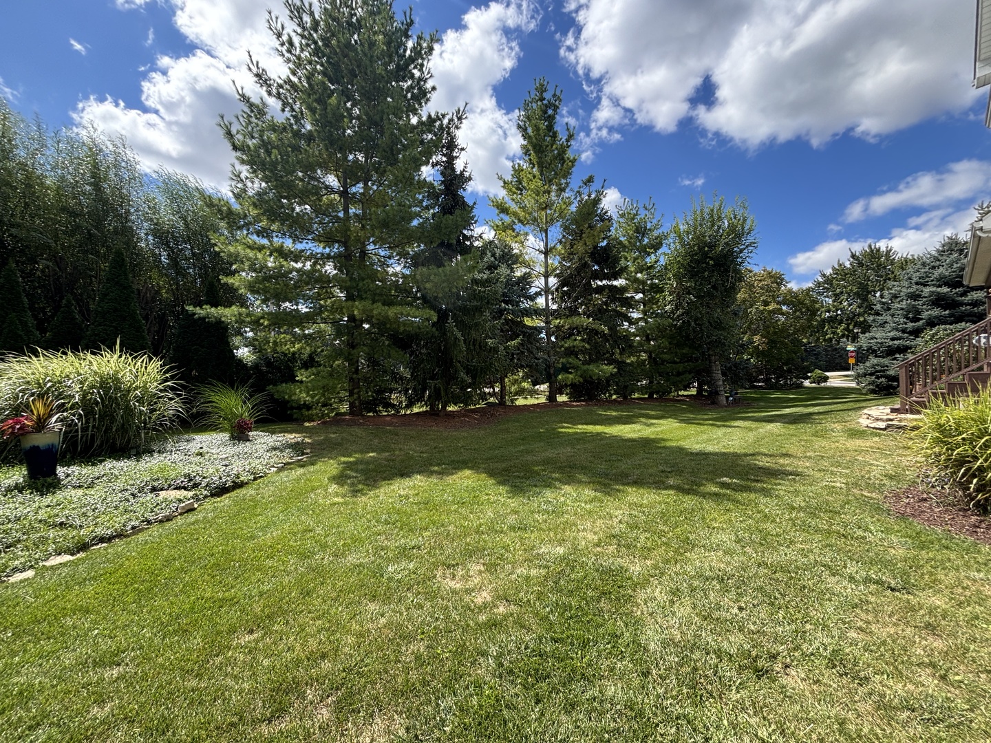 2S590 Seraph Holmes Court, Warrenville, IL 60555